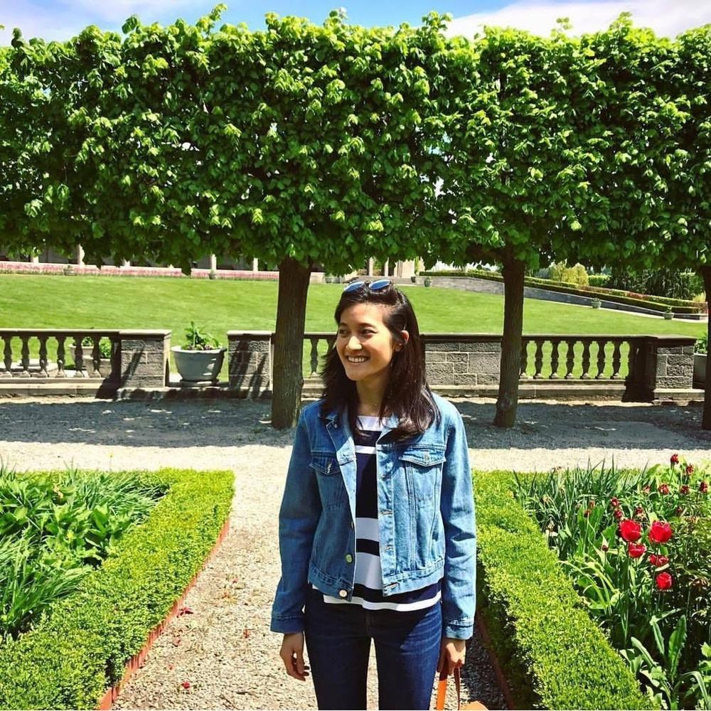 Meet the Posher, Yvette